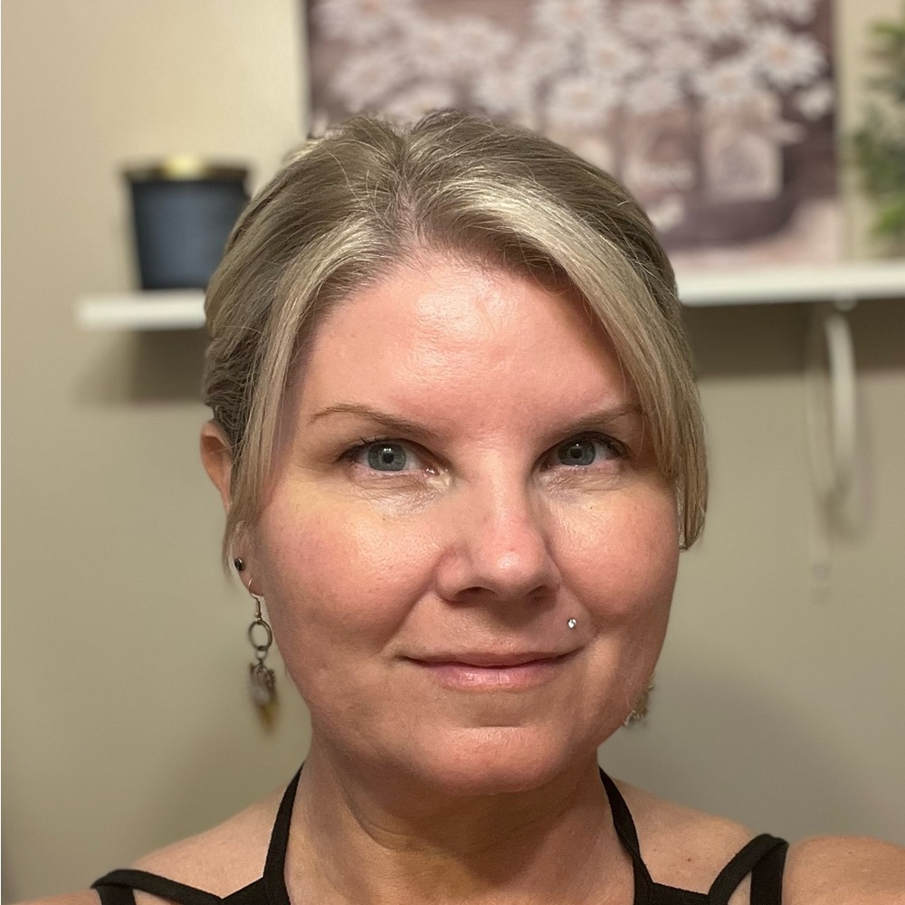 Meet your Posher, Mari BCorp Fashionista